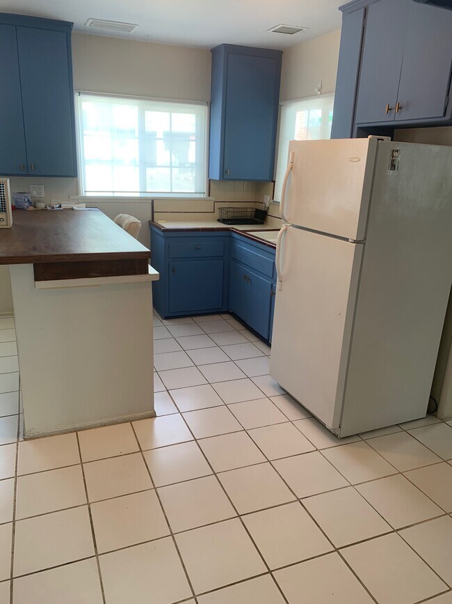 1016 Palm Ave, West Hollywood, CA 90069 - photo 5