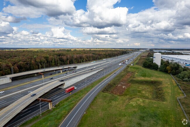 From the White Horse neighborhood, I-95 is only 10 minutes away.
