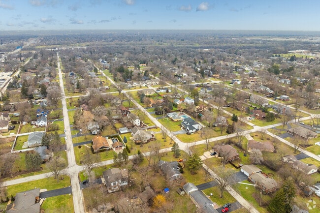 Downtown Palos Heights features calm residential streets surrounding the main strip.