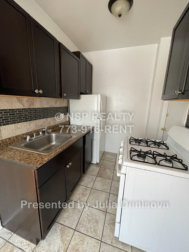 1373 W Estes Ave unit 3A, Chicago, IL 60626 - photo 6