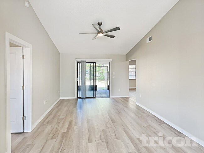 13079 Spencer Ct, Spring Hill, FL 34609 - photo 4