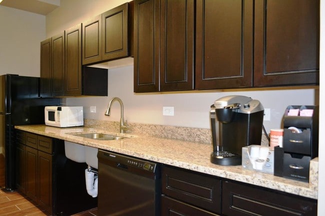 Aurora Heights, Aurora, IL 60505 - photo 3