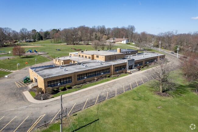 Whipple Heights Elementary School is located in the Sippo Lake neighborhood