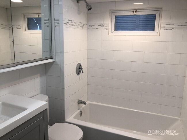 215 Cedar St, Somerville, MA 02145 - photo 4