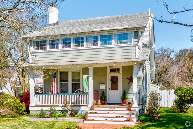 Lafayette-Winona features split-level Arts and Crafts homes with timeless curb appeal.