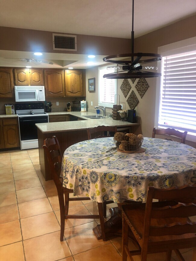 4303 E Cactus Rd Unit 205, Phoenix, AZ 85032
