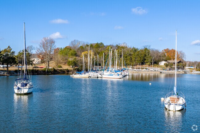 Residents of Mt. Juliet can spend the day sailing on the Old Hickory Lake.