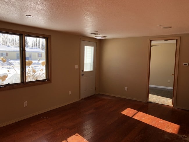 533 15th Ave, Silvis, IL 61282 - photo 3