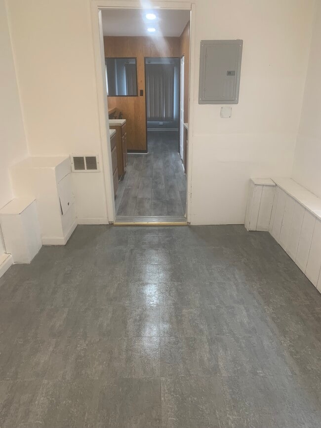 11055 Chapp Ave, Warren, MI 48089 - photo 7