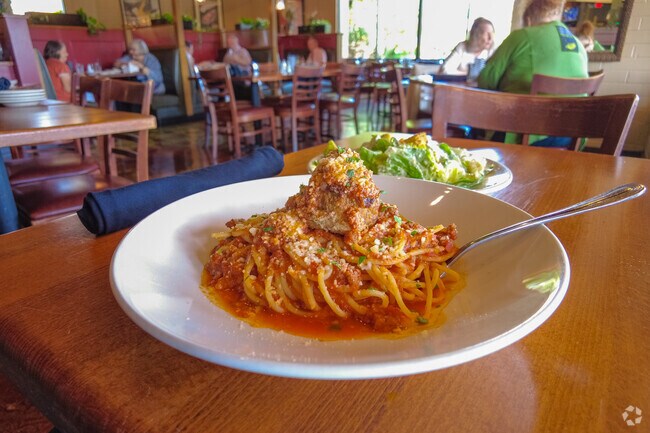 Spaghetti Bolognese at Bugatti's for lunch near the Caufield neighborhood.