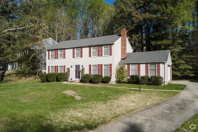 The average home in Marlton is roughly 3,739 square feet.