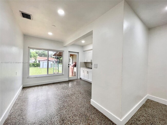 11020 NE 10th Ave, Biscayne Park, FL 33161 - photo 4