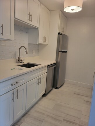 1 Greenbriar Dr Unit 307, North Reading, MA 01864