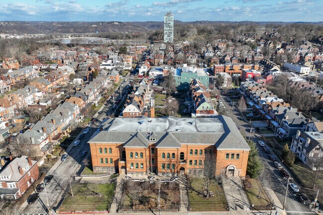 Pittsburgh Fulton PreK-5 has a student-teacher ratio of 11 to 1.