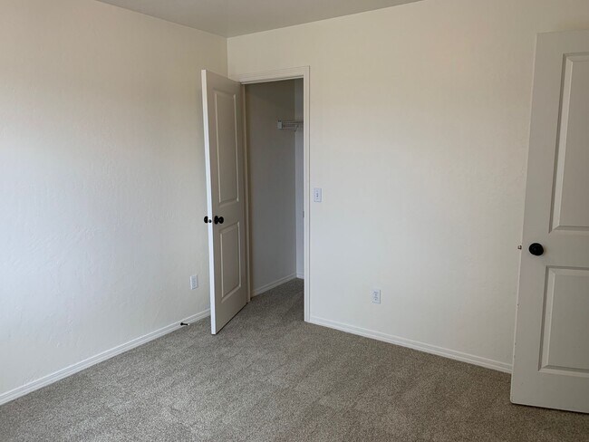 Mountain View Duplexes, Ponderay, LLC, Ponderay, ID 83852 - photo 7