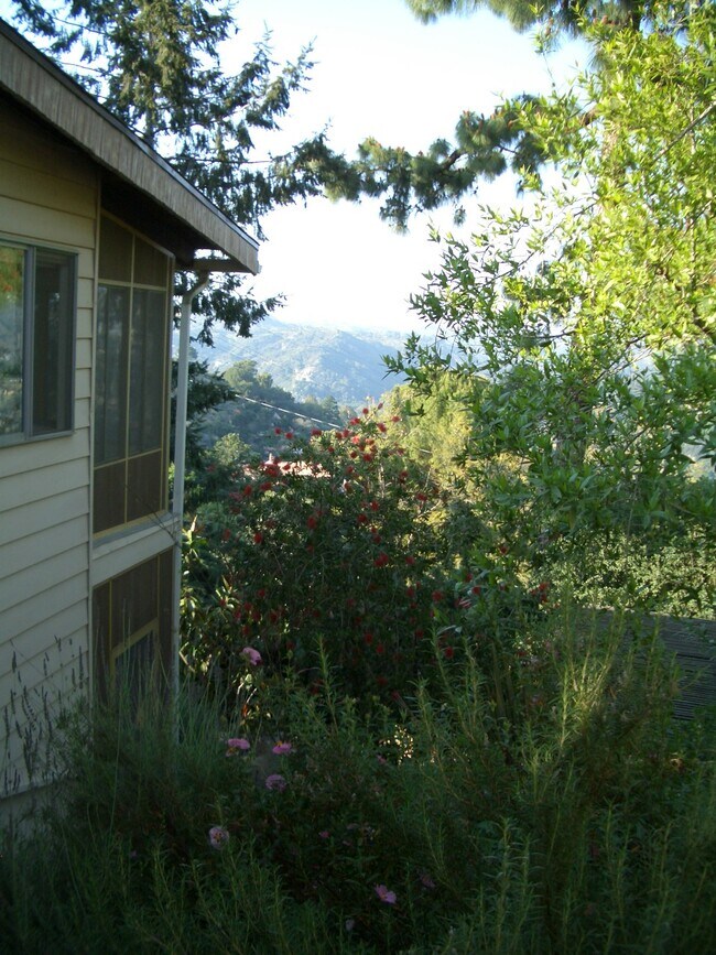 1525 Fernwood Pacific Dr, Topanga, CA 90290