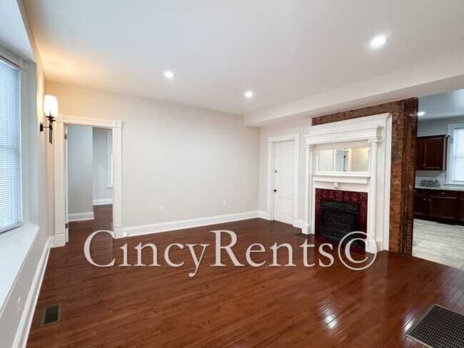 3942 Hazel Ave unit 1, Cincinnati, OH 45212 - photo 3