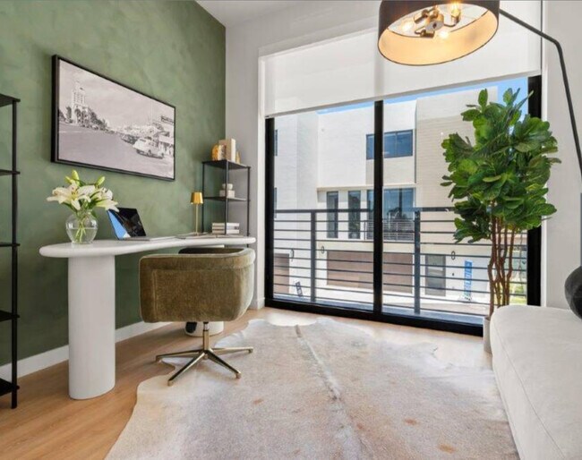 11285 Biscayne Blvd unit 811, Miami, FL 33181 - photo 2