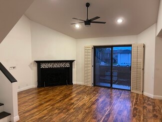 305 Coral Reef Dr Unit 8, Huntington Beach, CA 92648