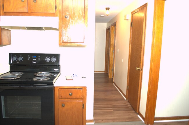 12 Maple Ave unit 2, Wallingford, CT 06492 - photo 4