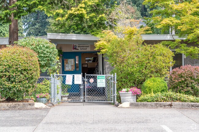 Skinner Elementary Montessori School 03