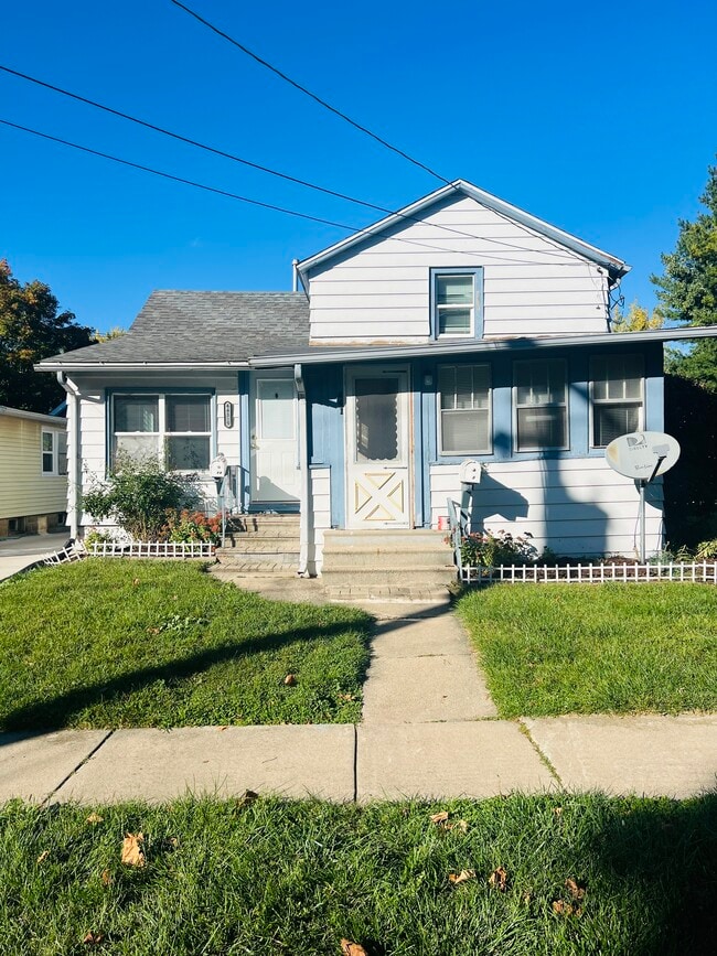 441 W Exchange St Unit 1, Sycamore, IL 60178