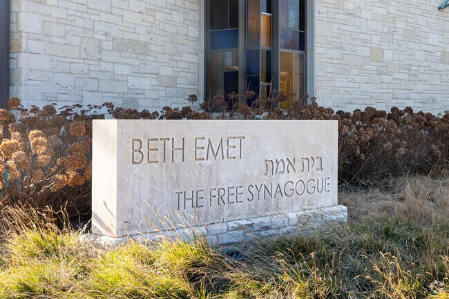 Beth Emet Synagogue hosted Dr. Martin Luther King Jr in 1958 as a guest speaker.