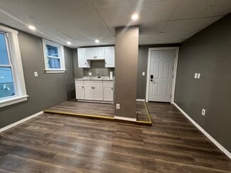 81 Merrifield St, Worcester, MA 01605