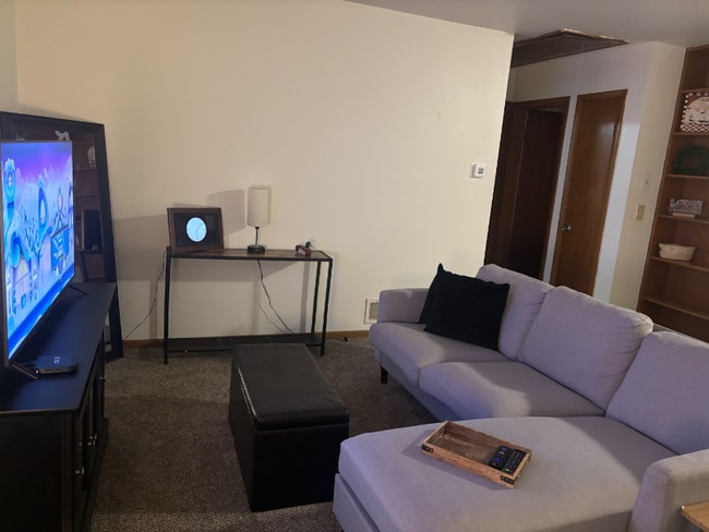 800 N Smith Rd unit U8, Bloomington, IN 47408 - photo 2