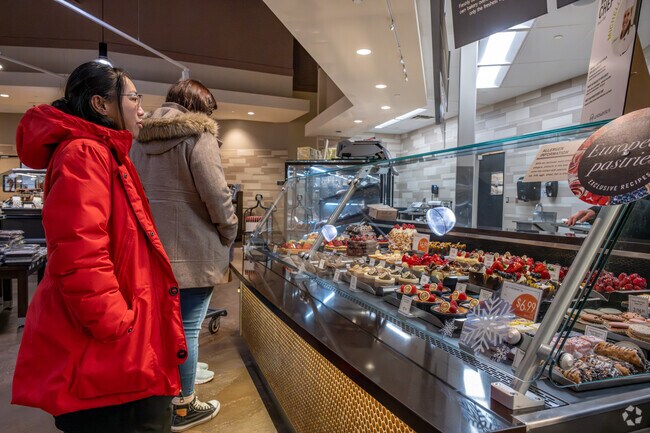 Battle Creek West residents shop the assortment of desserts at Lunds & Byerlys.