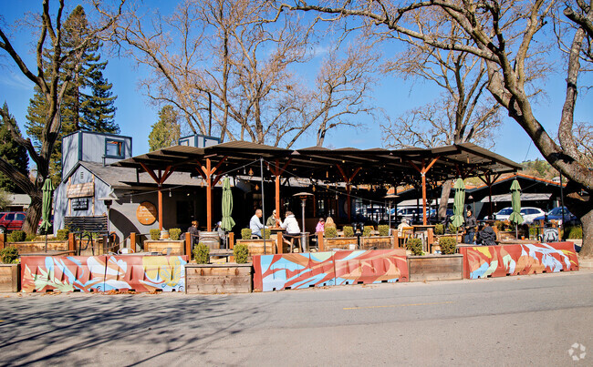 There are plenty of restaurants in the downtown area in downtown Lafayette near Tanglewood, Lafayette.