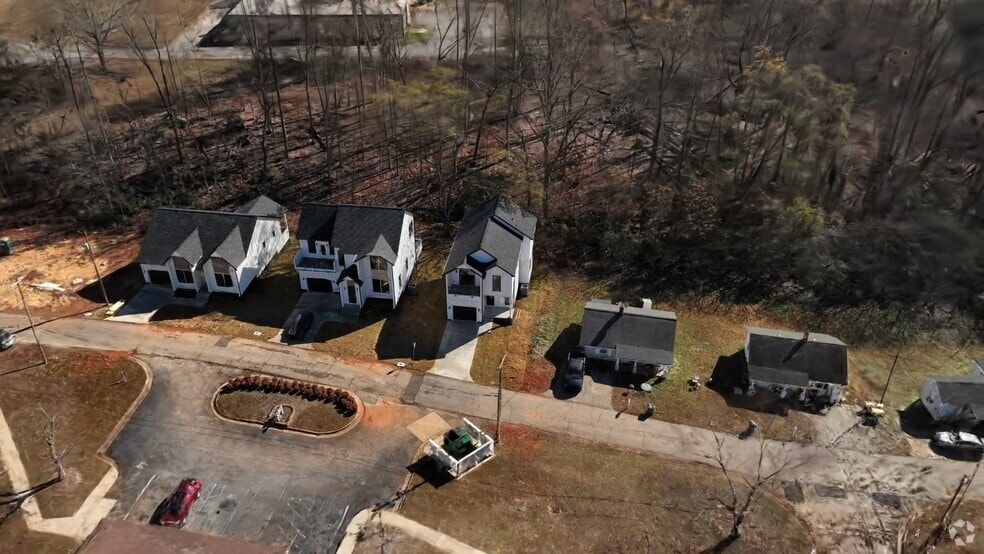 128 Lyman Ave, Duncan, SC 29334 - photo 2