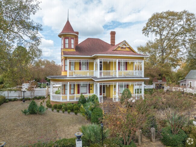 A turreted estate home in Bessemer, Alabama.