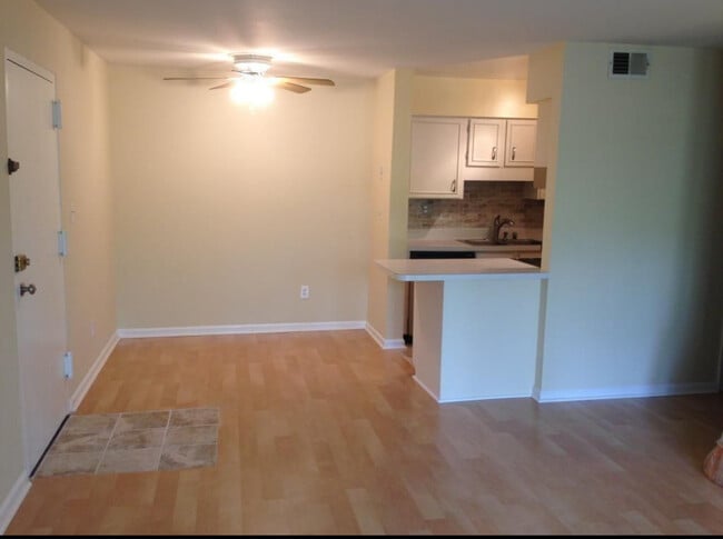 5903 Kingsford Rd unit 5903 KINGSFORD RD 3, Springfield, VA 22152 - photo 3