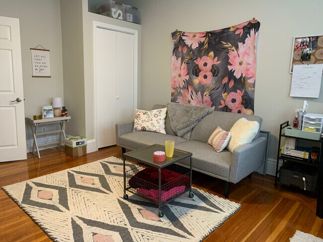 1082 Commonwealth Ave unit 3, Boston, MA 02215 - photo 3