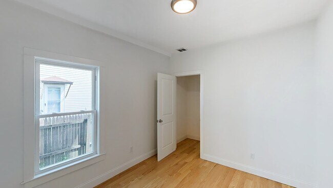 42 Hano St unit 1, Allston, MA 02134 - photo 4