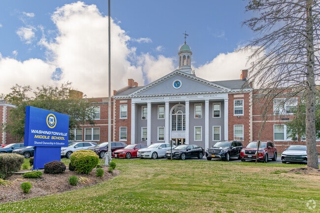 Washingtonville Middle School, located in Washingtonville, NY, serves students in grades 6-9 within the Washingtonville Central School District.
