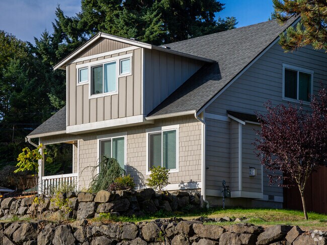 There is a wide variety of home styles in Lake Burien.