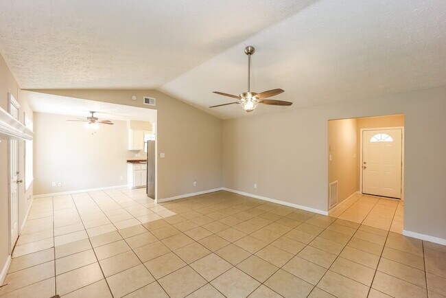 266 Montego Cir, Riverdale, GA 30274 - photo 6