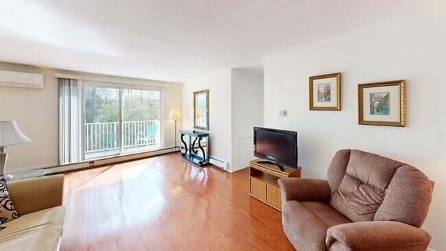 Lafayette Greene Condominium unit A338, Lafayette Hill, PA 19444 - photo 2