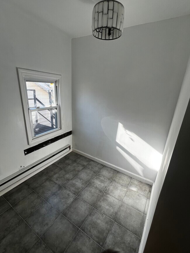 425 Leslie St unit 2L, Newark, NJ 07112 - photo 6