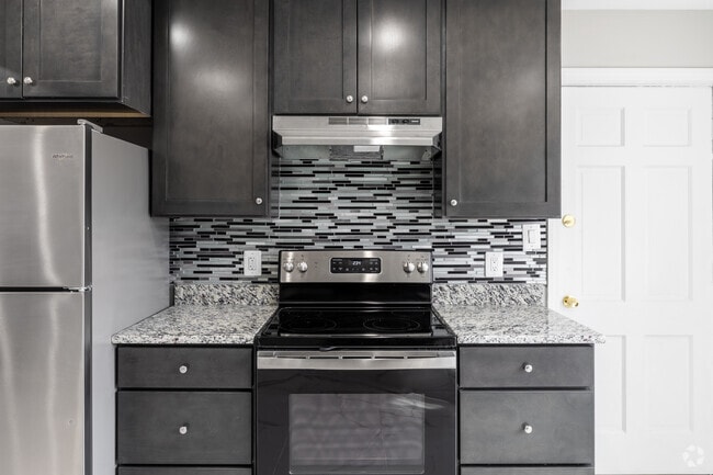 Sutton Place, Groton, CT 06340 - photo 6