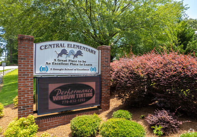 Central Elementary School is located at 633 Stripling Chapel Rd, Carrollton, GA 30116.