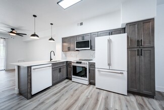 6610 N 93rd Ave, Glendale, AZ 85305