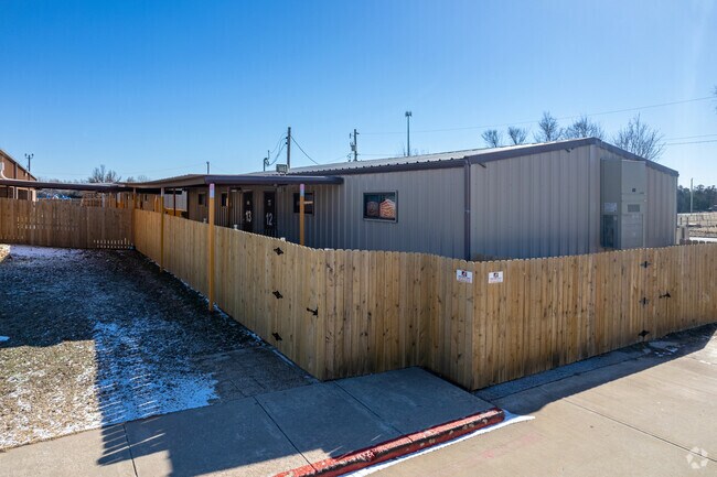Mustang Lakehoma Elementary School