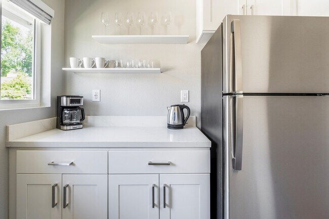 1058 Noel Dr unit FL0-ID1862, Menlo Park, CA 94025 - photo 5