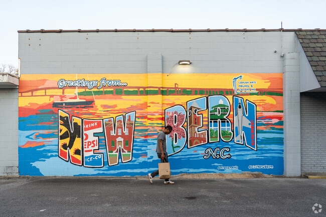 Murals add color throughout the New Bern Historic District.