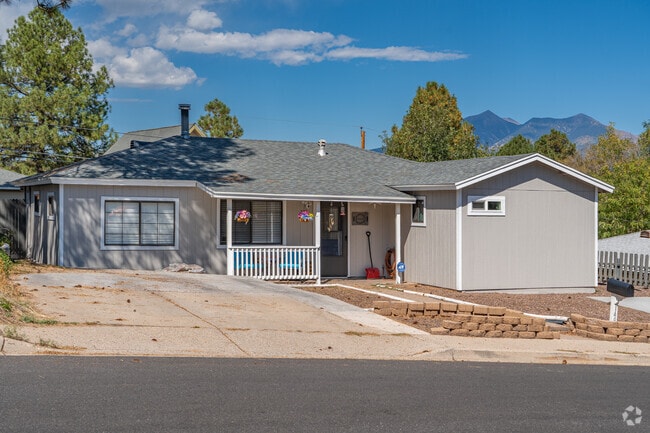 Pine Knoll-Brannen Homes offers views of the often snow-capped San Francisco Peaks.