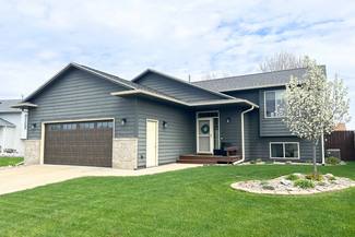 5704 S San Diego Ave, Sioux Falls, SD 57106