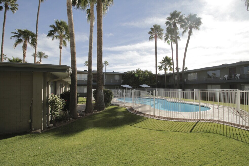 6805 E 2nd St unit 11, Scottsdale, AZ 85251 - photo 1